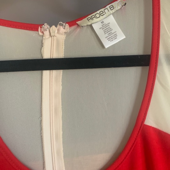 Red dress - Picture 5 of 6